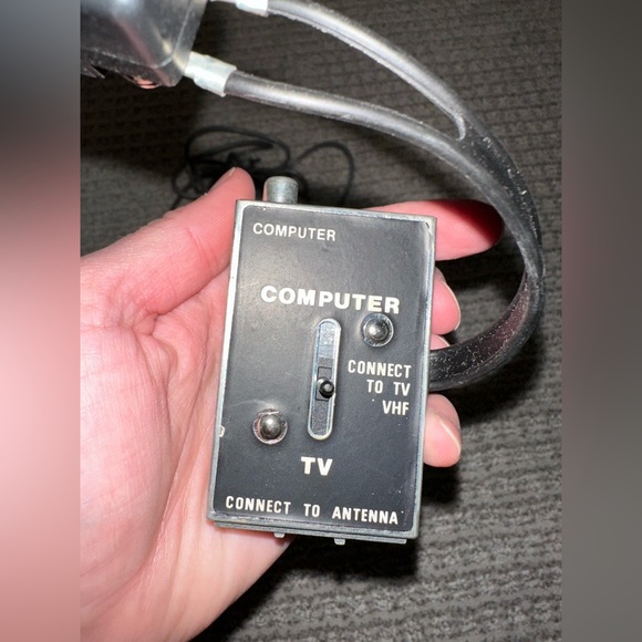 radio shack trs 80 color computer 2 & accessories - Picture 6 of 7